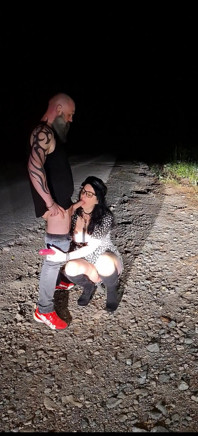 Suja prostituta avó me faz gozar na boca dela