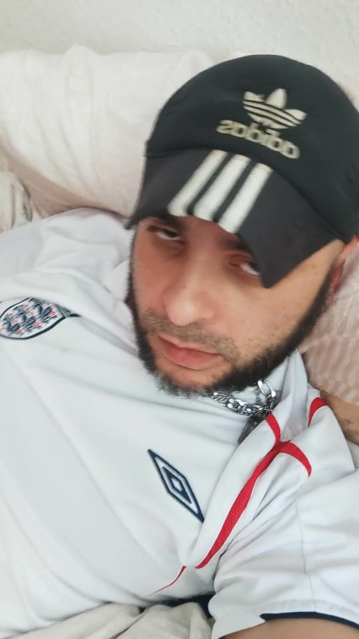 SmokedAlloy2: Dirtyjunkbro sentiasa terangsang dan tidak berfungsi tanpa stokin!