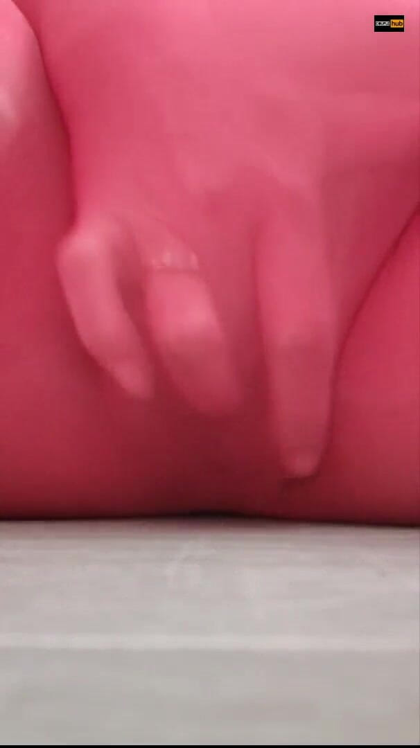 Lacey-lee: BIG SQUIRT!!! In Red Seamless Pantyhose