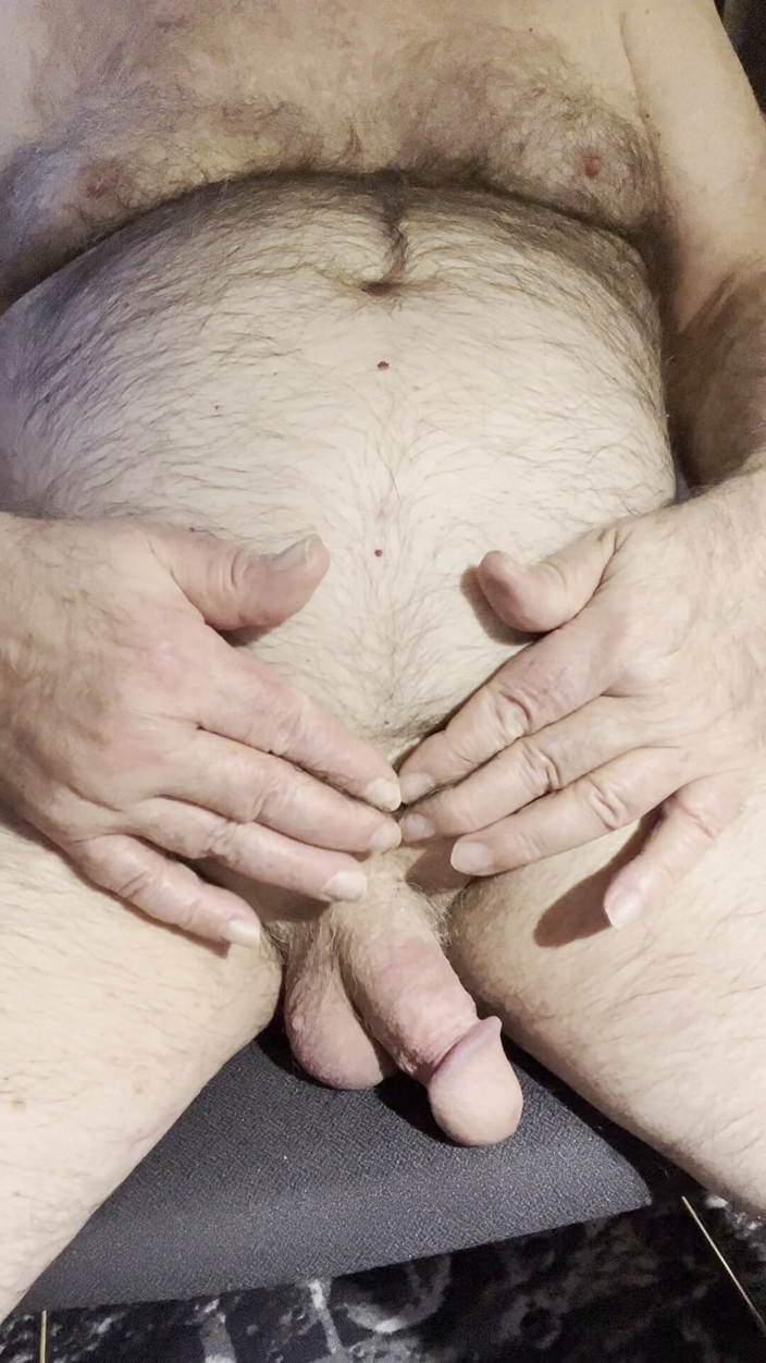 Coach Karl dude lodge: kemaluan si pelatih karl yang nggak muat