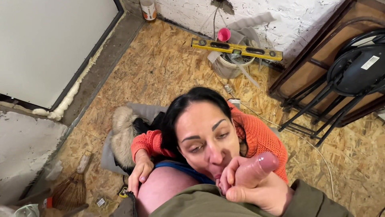 Frintteza: Nevlastní máma nečekaně vykouří nevlastního syna stavební dělník?! Udělal se...