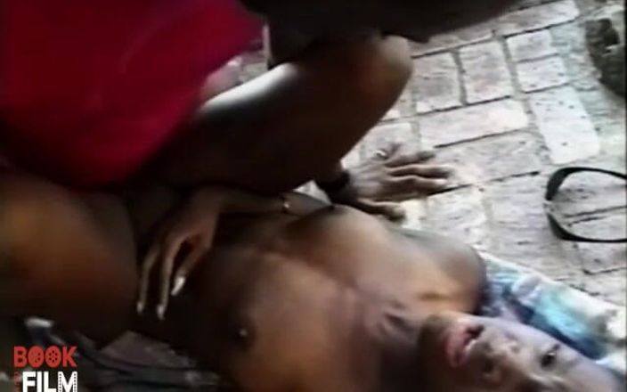 Eboney & Oriental Girls Unleashed: Jeune Ebony_3 excitée