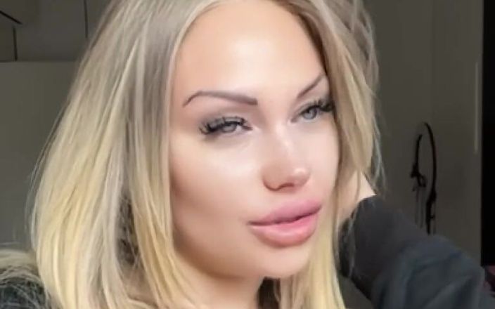 Goddess Misha Goldy: Era iniziato con una sega casuale e ora si è trasformato...