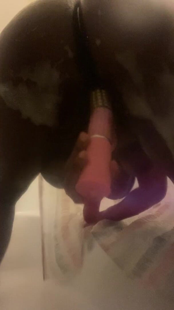 Bendmeover28: Duscha knulla mig själv