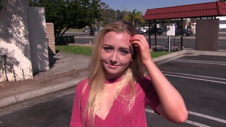 Perv Milfs n Teens: Si nakal huntington beach dakota bleu diajak ngentot