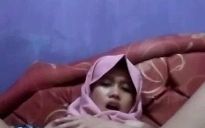 Jilbab69: 큰 우유 질밥 콜멕