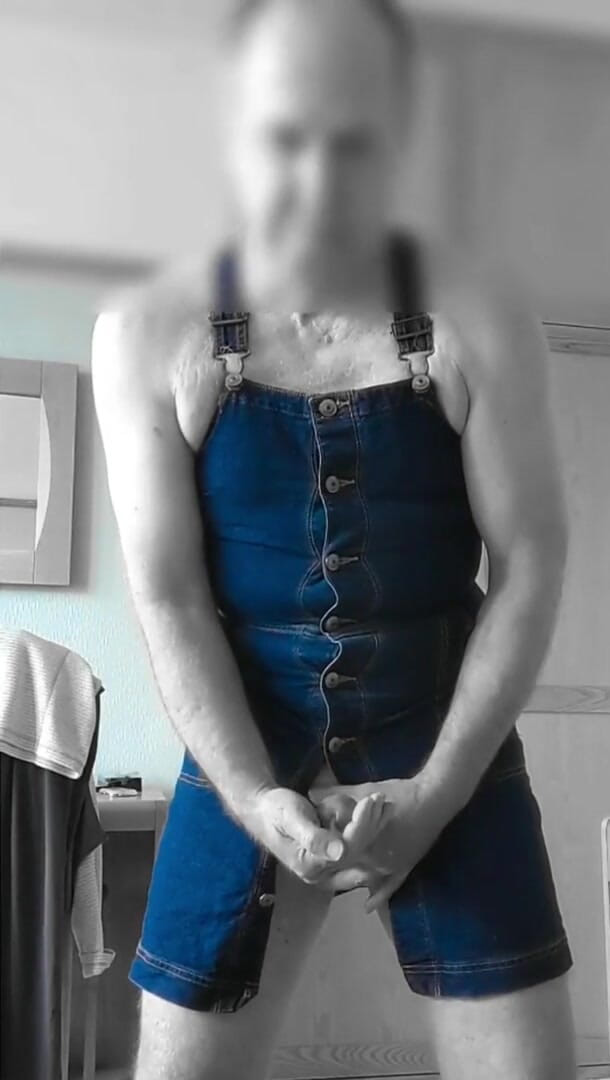 Bellhead: Vestido pinafore en cámara lenta