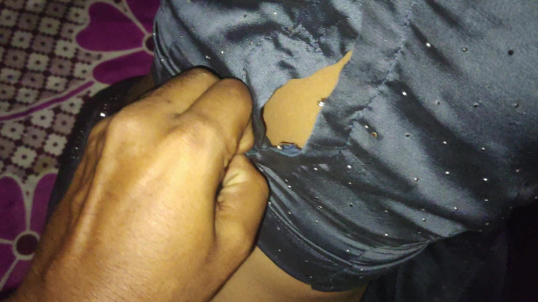 Lovely Dipti: Горячая киска индийской бхабхи трахается с бойфрендом, делает минет