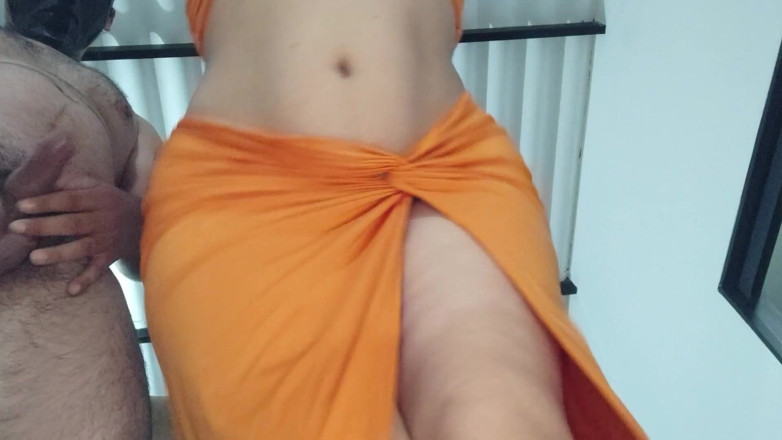 Placer Amateur: Eu chamo minha meia-irmã para falar com ela e eu...