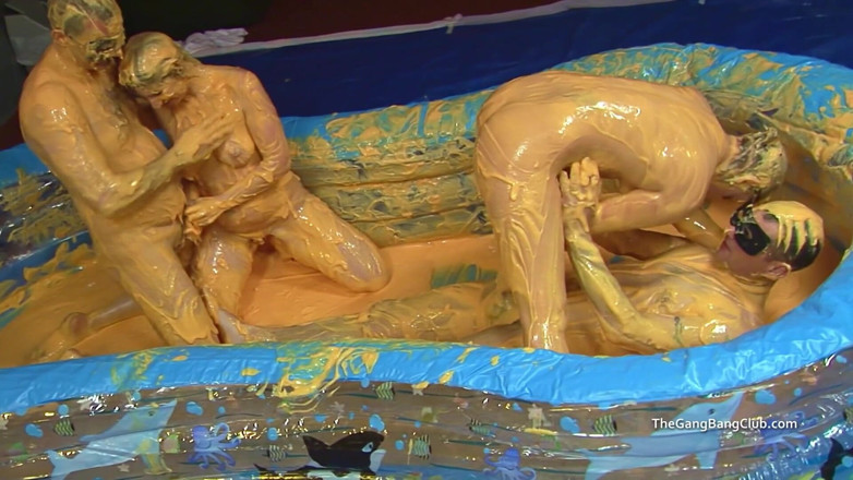 The Gangbang Club: Sploshing čtveřice