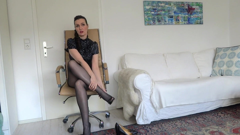 Lady Victoria Valente: Schuhe von deiner ehefrau ausgeliehen und getragen