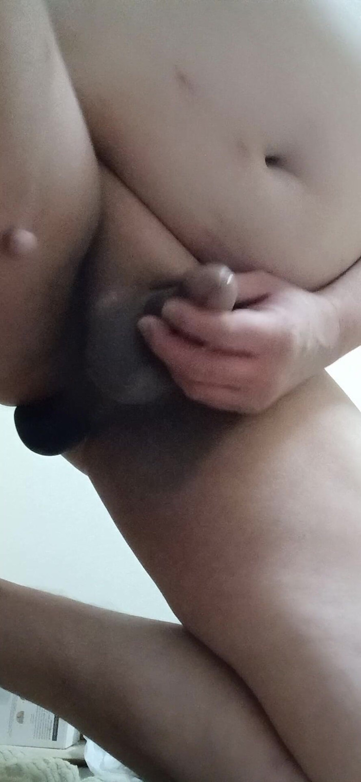 kei chan: Klimaks dengan getaran vibrator anal