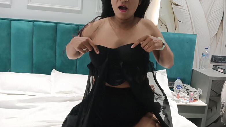 lust of milf: Pod podtextem podnikání, chlapec šuká sexy holku tvrdým lisováním