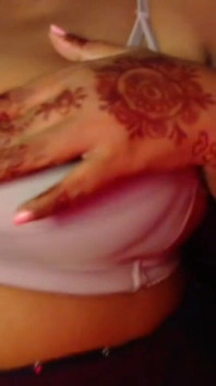 stan saphed bra nippal ek stan sho pinching .