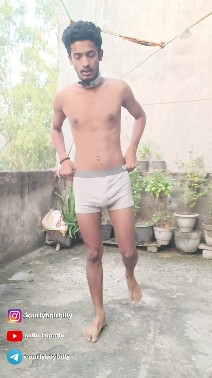 Curlyboy: Senaman batang keras besar dan pancutan mani besar bogel pada...