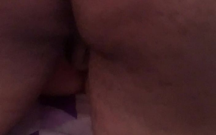 Hotty boobs: Sexig fru med vän första video