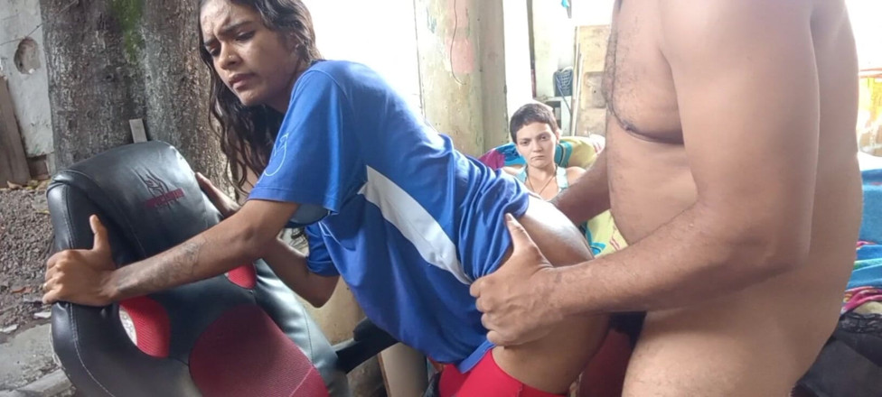LeoOgro: Memasukkannya ke dalam pantat Jasmine Santanna