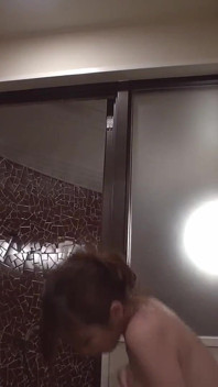 그녀의 분열과 쩌는 쩌는 보지를 보여줘! 하드코어 자지를 찾고! 1
