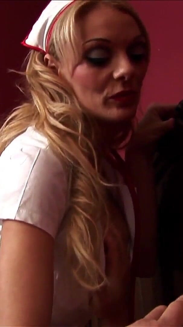 Milf taboo: Sex expert lady Stacey Saran big tattooed platinum blonde slut...