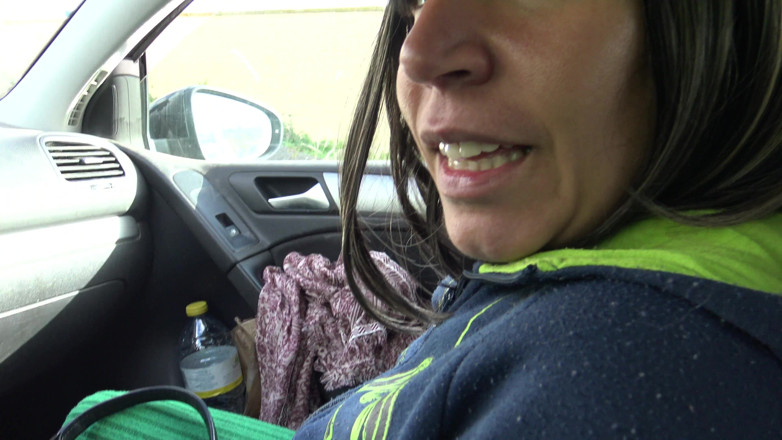Stepmom Susan: Amateur-stiefmutter gibt der jungfräulichen stiefsohn einen handjob zu seinem 18. geburtstag