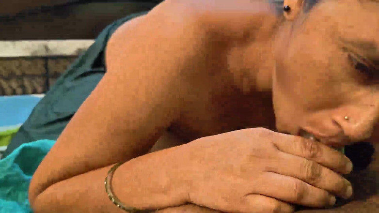 Sexy sindu: Gece yarısı rüyasında evli kadın yarakla sakso çekiyor