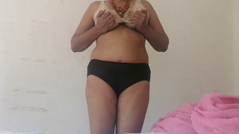 Tina Baby: Bhabhi desi tertangkap suami mengongkek setiausaha pejabatnya – dia mengongkek bapa...