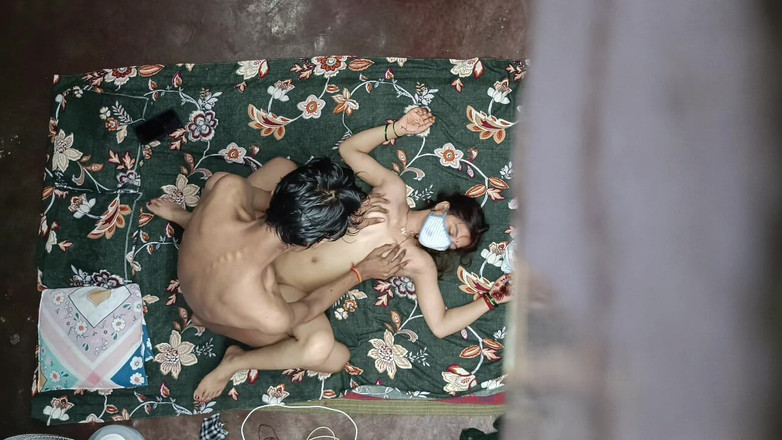 Kaambali: Indická manželka podvádí prstění a masturbace Tvrdý sex