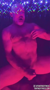 Orgasme cosmik ayah tiri