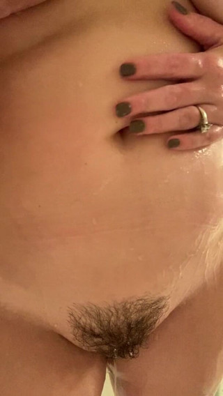 Hotwife0333: Sooo horny who can help me