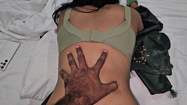 ABHISHEK7299: Bhabhi dit chut Faad de Meri, voix claire en hindi