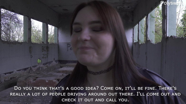 Polly Sweet: 俄罗斯在一个废弃的建筑工地口交