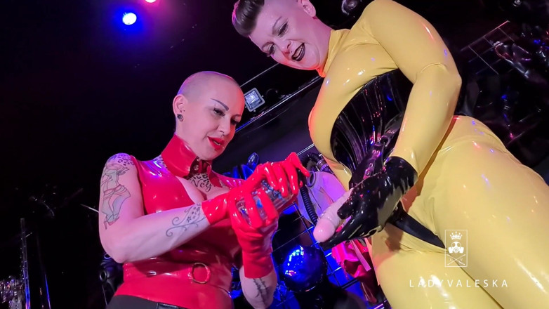 Lady Valeska: Latex Dommes ride their gimps