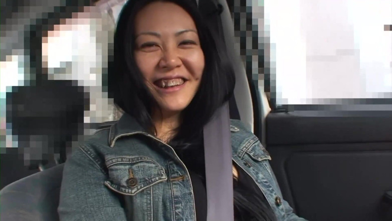 Asian Mature Climax: Fata este agățată și i se cere să se masturbeze