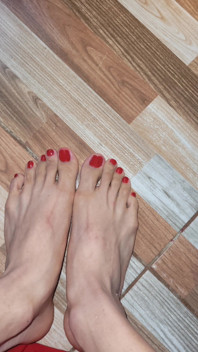 Show Skirt and Feet
