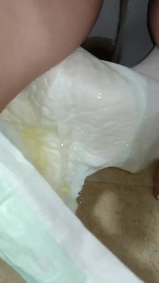 Diapers Desperation (Froilein P)
