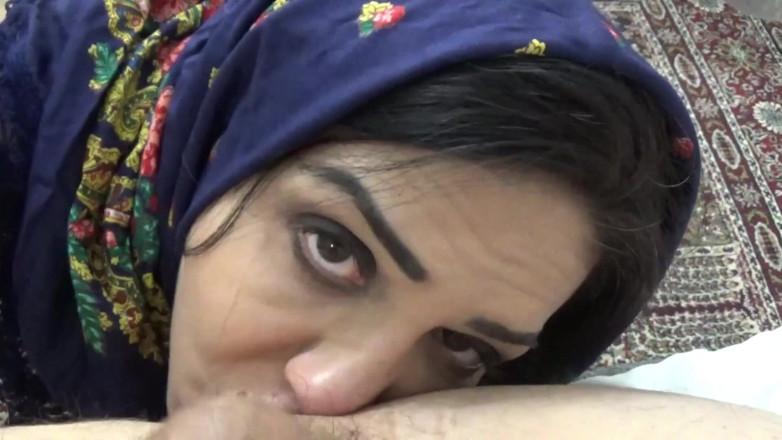 Amateur Homemade Porn: Sex with My Arab Stepmom She Is Very Horny and...