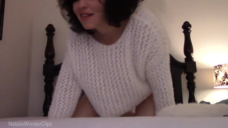 Natalie Wonder: Besé a una chica (en su coño) y me gustó (me encantó) !