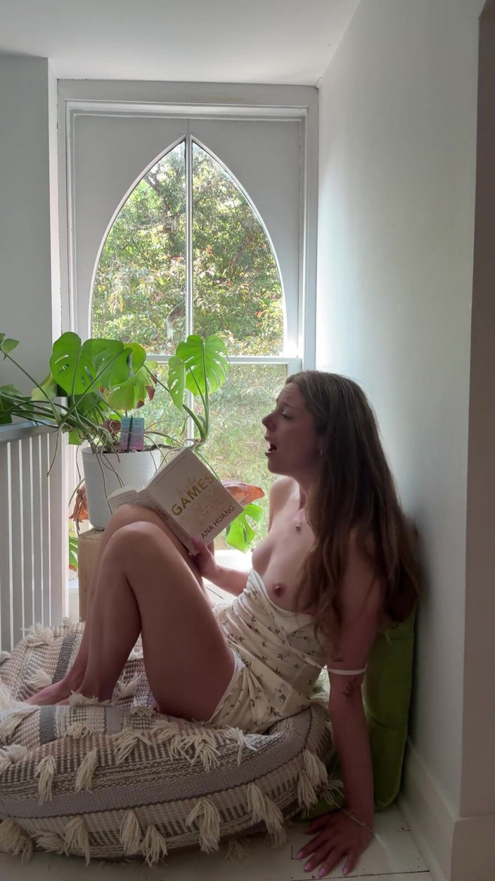 Nadia Foxx: Čtení smut, zatímco se snaží nestříkat příliš brzy! Hysterické čtení