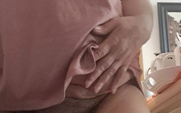 Mommy big hairy pussy: Mature Vagina Close up