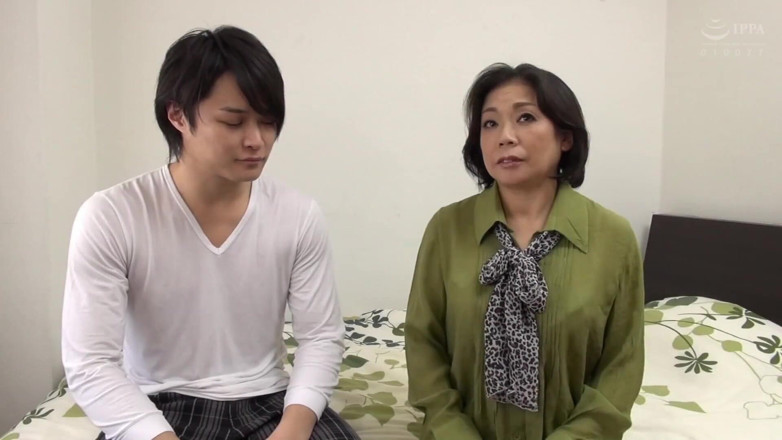 Raptor Inc: 깔끔하고 신선한 모습의 숏컷녀 나이 든 여자! 강렬한 에로틱한 만남을 위한 섹시한 대비 -9