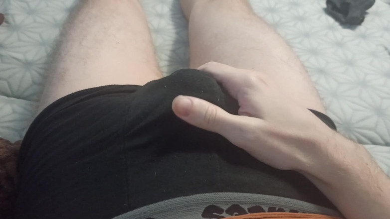 Pasha: O atrito do pênis na minha cueca é uma carga enorme...