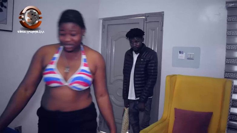 Tusweet9ja: Un livreur baise une cliente excitée avec un cul énorme et...