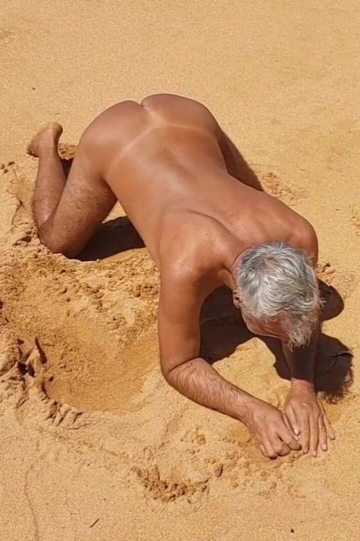 Ladysilvas: Ladysilva di pantai mahu mengongkek pantat panasnya