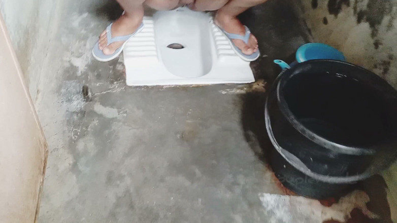 CoupleWorld: I Had Sex with the Neighbour Lady in Bathroom.