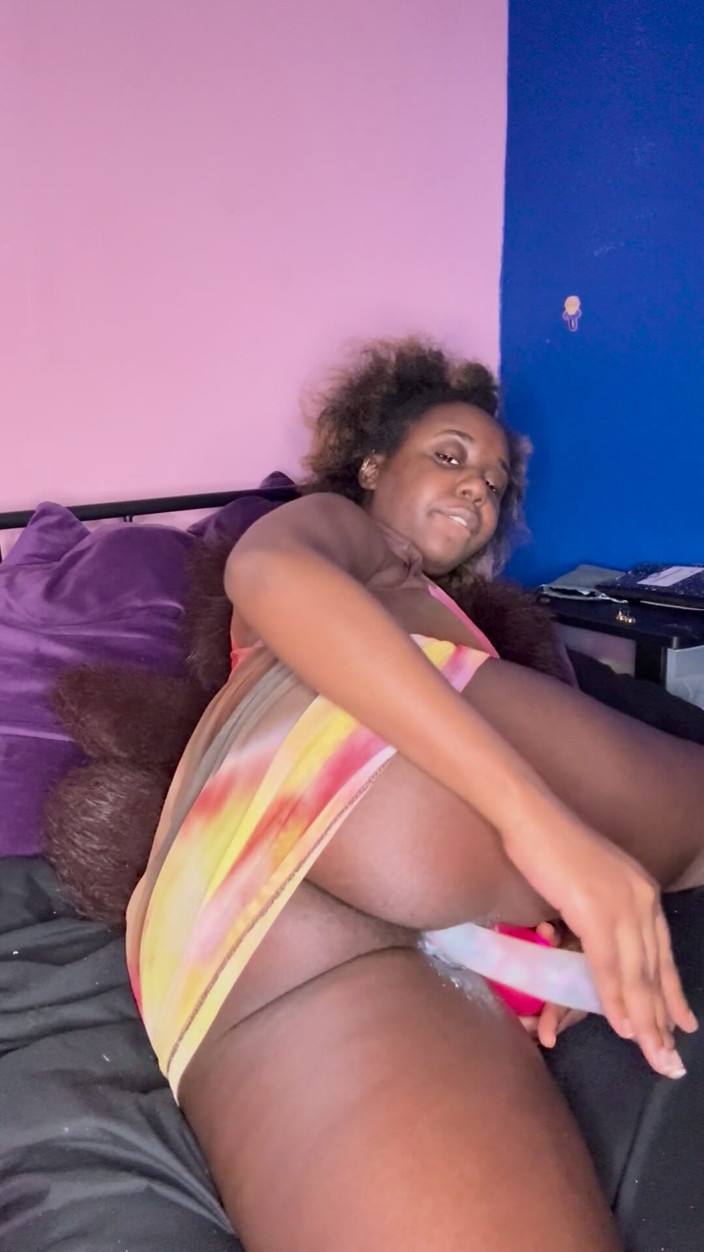 ALLIYAH ALECIA: Memek bebrulu untuk ulang tahunku!!