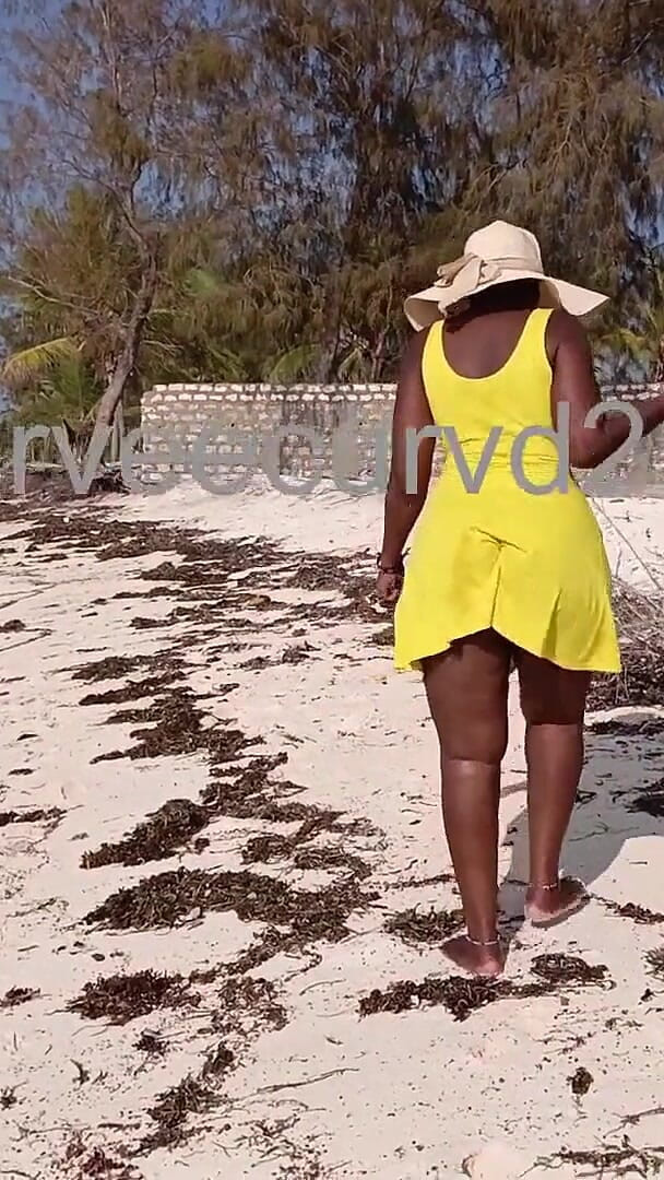 Curveecurvd254: HD 4:31 Searching for Sex Baddie at the Beach Are You...