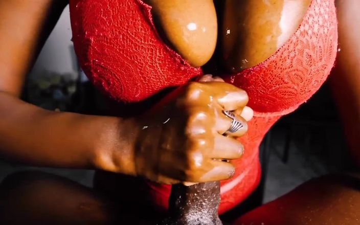 Elenabon: Ebano titty scopata fine con sborra su tutte le tette...