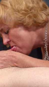Grannies get to know each other at home and do it for the last time