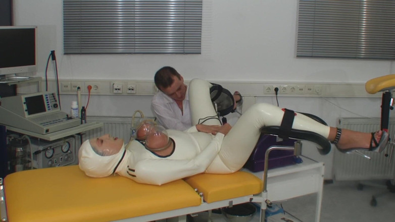 Rubber & Clinic Studio - 1ATOYS: Dziwaczne marzenie o pieprzona maszynie