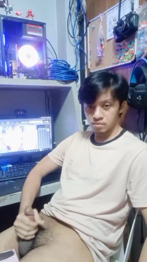 Rent A Gay Productions: Asia Twink Dostaje Własną Spermę